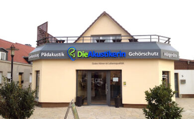 Hörgeräteakustiker in Oranienburg 1 Hörgeräteakustiker Die Akustikerin